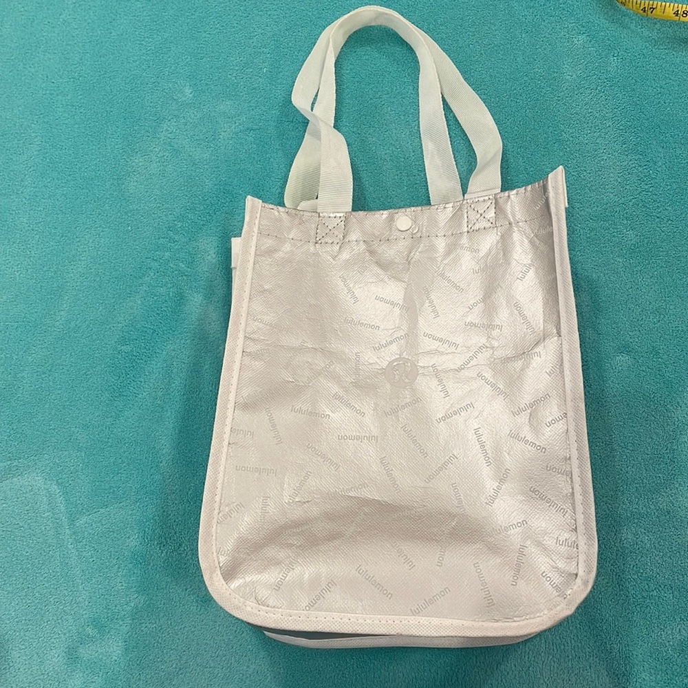 Lululemon reusable tote bag